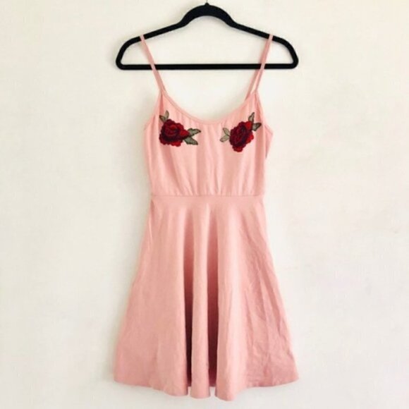 white fawn Dress M NWT Blush Embroidered Rose Skater - Picture 3 of 12